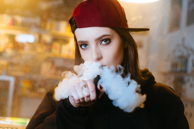Czy vaping zamiast papierosów to rzeczywiście nowa moda wśród młodzieży?