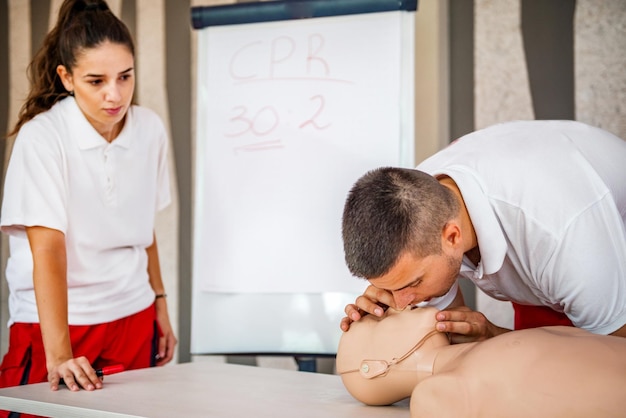 Ile kosztuje masaż u fizjoterapeuty i od czego zależą ceny?