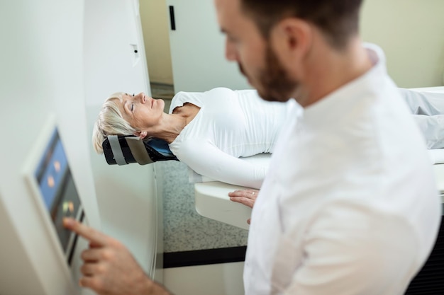 Rezonans magnetyczny czy ultrasonografia – które badanie wybrać?