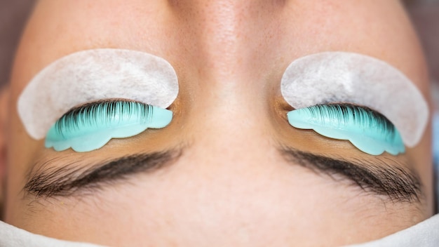 Co to znaczy laminacja rzęs i kiedy warto się na nią zdecydować?