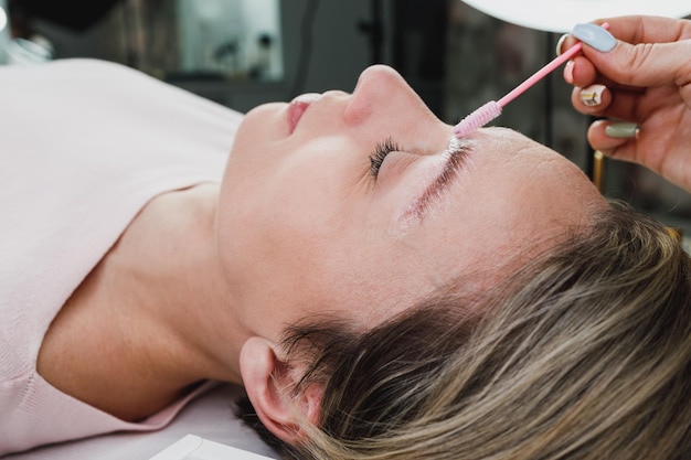 Jak często laminacja rzęs jest bezpieczna dla Twoich oczu?