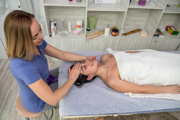 Jakie są przeciwwskazania do masażu kobido i kiedy lepiej z niego zrezygnować?