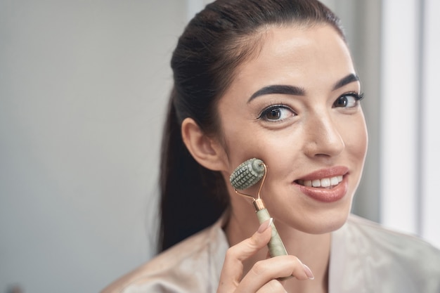 Rollery do twarzy jaki wybrać do codziennej pielęgnacji?