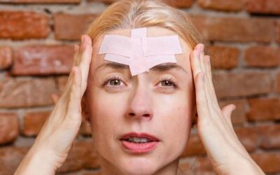 Jak długo trzymać tejpy na twarzy, by osiągnąć pożądany efekt?