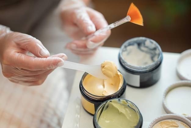 Jakie kremy stosować po mezoterapii, by łagodzić podrażnienia?