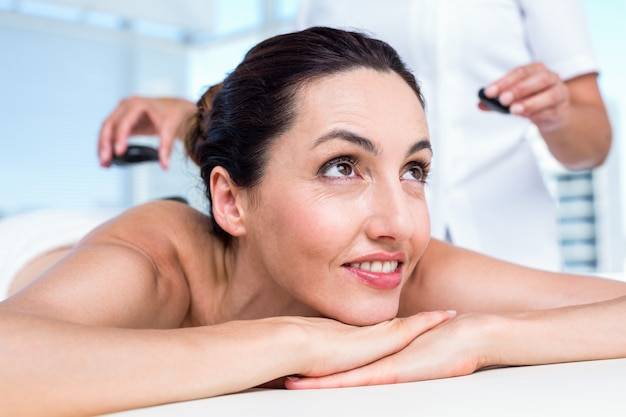 Zabieg Zaffiro na czym polega i kiedy warto z niego skorzystać?