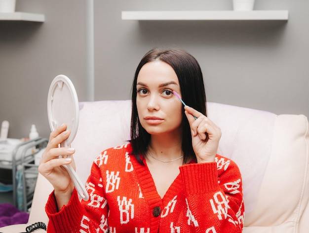 Ile kosztuje botox pod oczy i od czego zależy cena?