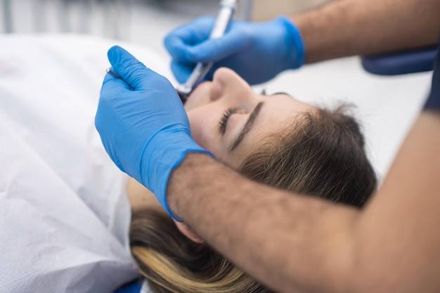 Mezoterapia igłowa głowy kiedy widać efekty?