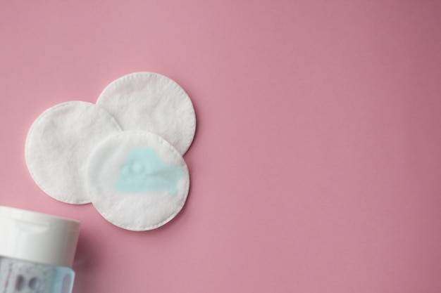 Czy tejpy można moczyć podczas codziennych czynności?