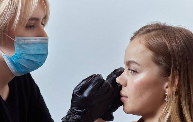 Ile kosztuje operacja nosa u Szczyta i co wpływa na ostateczną cenę?