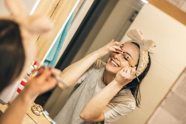 Jak samemu zrobić laminację rzęs bez wychodzenia z domu?